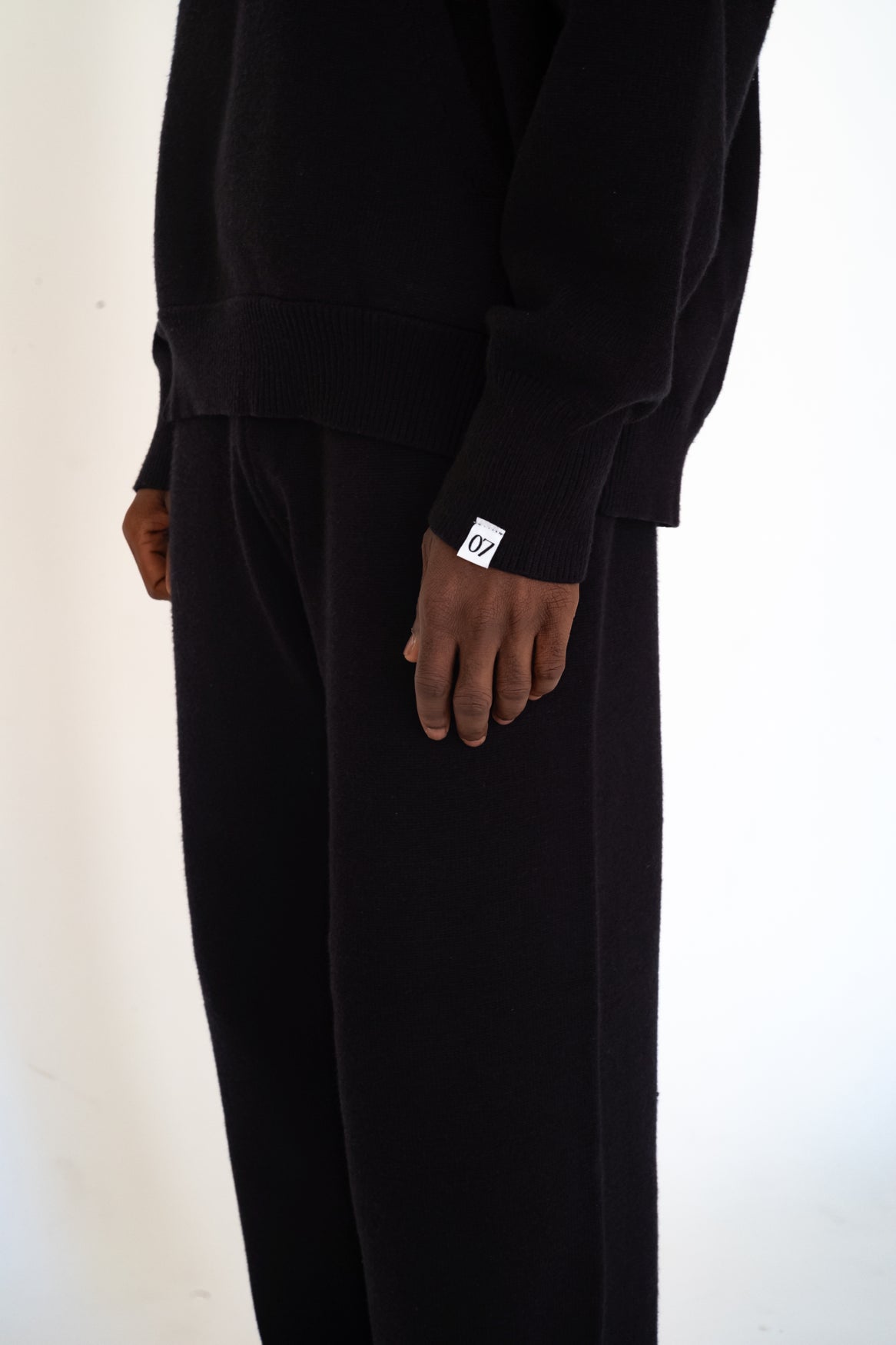 BLACK SET - GATE 07 (UNISEX)